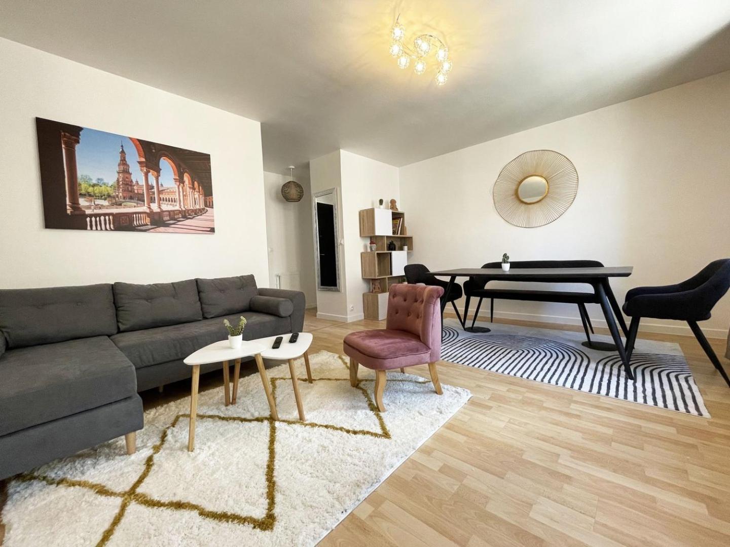Au Bord De L'Eure - Free Parking Apartment Chartres Ngoại thất bức ảnh