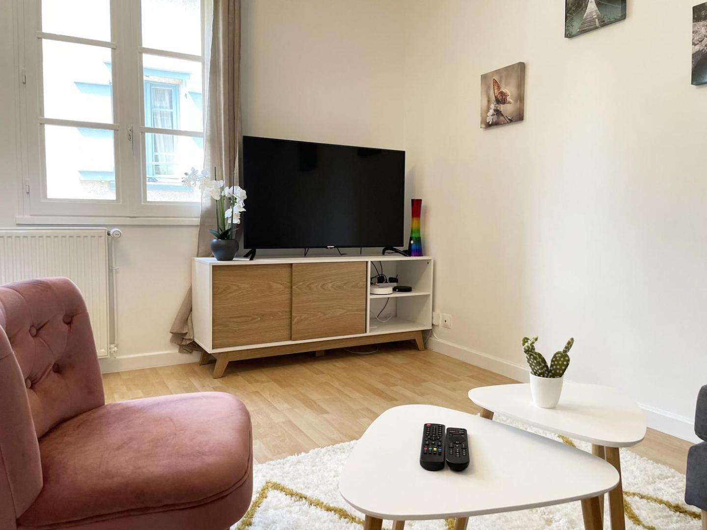 Au Bord De L'Eure - Free Parking Apartment Chartres Ngoại thất bức ảnh